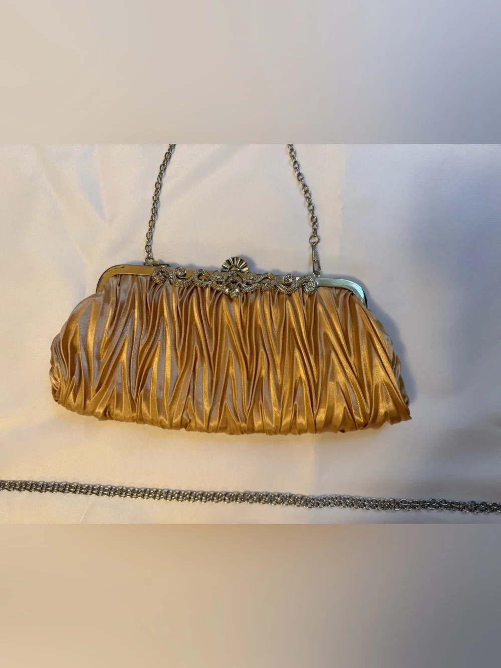N/A elegant gold